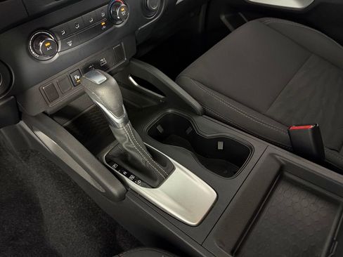 Used 2022 Nissan Frontier SV w/ Technology Package image 17