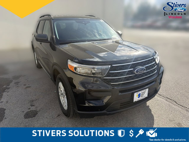 Used 2023 Ford Explorer XLT AWD/4WD image 3
