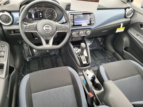 New 2025 Nissan Versa SV image 6