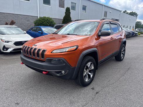 Used 2014 Jeep Cherokee Trailhawk w/ Leather Interior Group AWD/4WD image 14