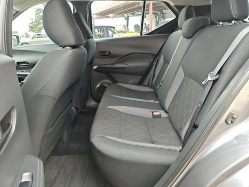 Used 2019 Nissan Kicks S FWD image 23