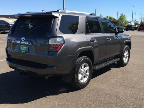 Used 2021 Toyota 4Runner SR5 Premium w/ Moonroof Package AWD/4WD image 7