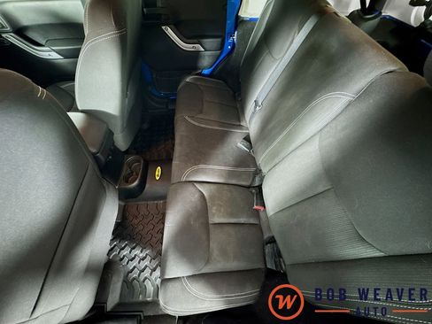 Used 2015 Jeep Wrangler Unlimited Sahara w/ Connectivity Group image 26