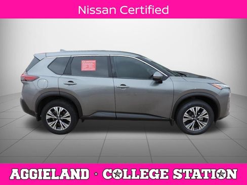 Certified 2023 Nissan Rogue SV FWD image 2