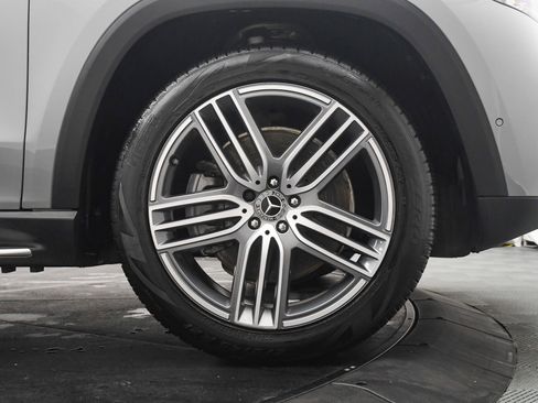 Used 2025 Mercedes-Benz GLS 450 4MATIC image 35