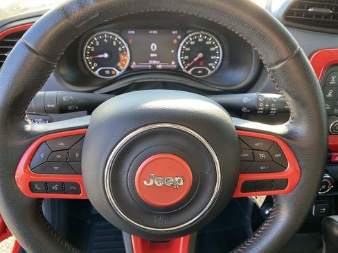 Used 2015 Jeep Renegade Trailhawk image 14