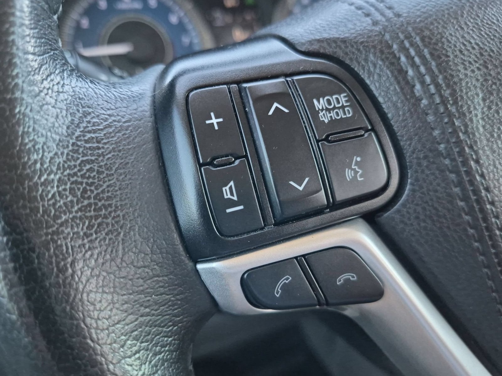 Used 2019 Toyota Sienna XLE w/ XLE Navigation Package FWD image 13