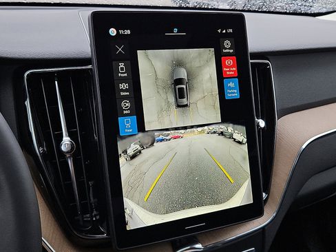 New 2026 Volvo XC60 B5 Plus w/ Protection Package Premier AWD/4WD image 19