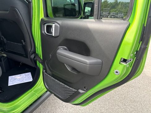 New 2026 Jeep Wrangler Unlimited Rubicon AWD/4WD image 25