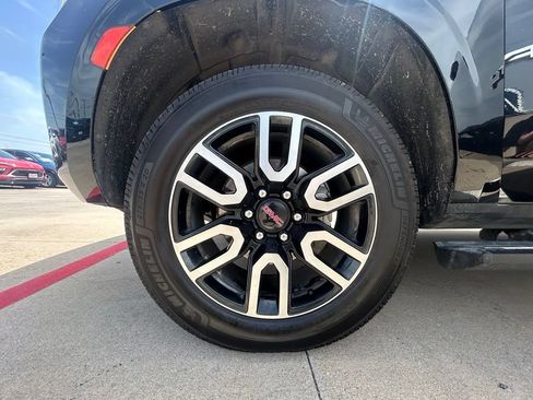 Used 2021 GMC Yukon AT4 w/ AT4 Premium Plus Package AWD/4WD image 6