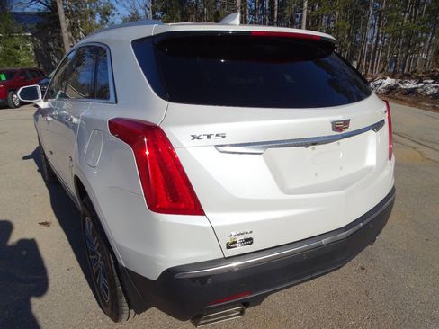 Used 2017 Cadillac XT5 Luxury image 8
