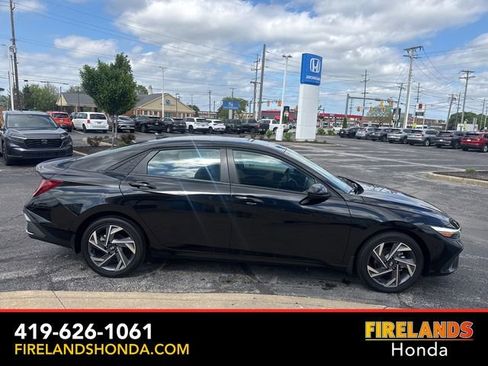Used 2025 Hyundai Elantra Sport FWD image 6