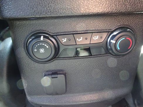 Used 2014 Ford Explorer XLT w/ Equipment Group 202A AWD/4WD image 20