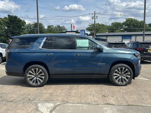 New 2026 Chevrolet Tahoe High Country AWD/4WD image 6