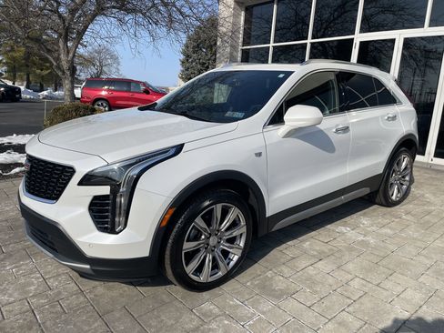 Used 2019 Cadillac XT4 Premium Luxury image 3