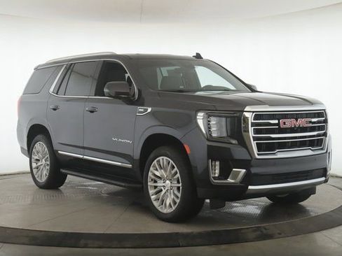 Used 2023 GMC Yukon SLT w/ SLT Premium Package image 2