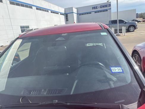 Used 2022 Mitsubishi Outlander SE image 2