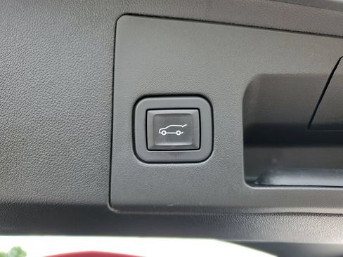 Certified 2024 Cadillac XT5 Luxury w/ LPO, Floor Liner Package AWD/4WD image 27