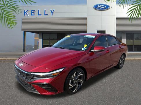 Used 2025 Hyundai Elantra Limited FWD image 1