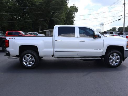 Used 2018 Chevrolet Silverado 2500 LTZ w/ Duramax Plus Package AWD/4WD image 4