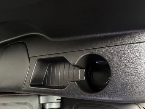 Used 2021 Chevrolet Suburban High Country image 24