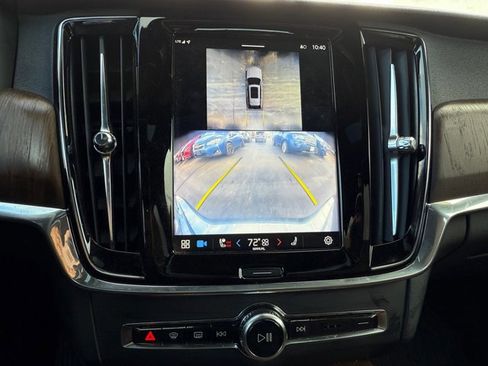 Used 2024 Volvo V90 B6 Cross Country Plus w/ Protection Package Premier image 19