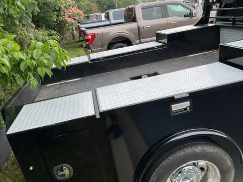 Used 2023 Ford F550 4x4 Crew Cab Super Duty w/ XLT Value Package image 6