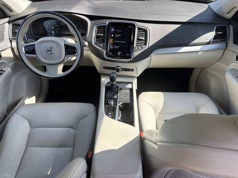 Used 2022 Volvo XC90 T5 Momentum w/ Protection Package Premier FWD image 29