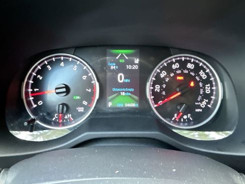 Used 2022 Toyota RAV4 XLE Premium FWD image 19