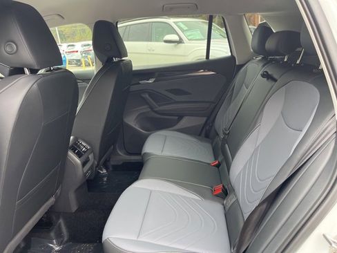 New 2026 Volkswagen Tiguan SE image 12