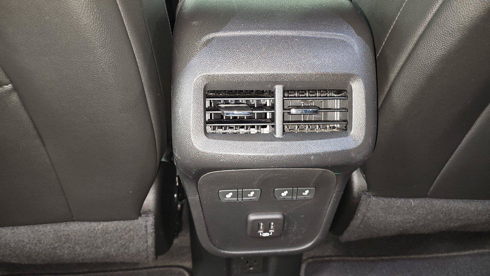 Used 2023 Chevrolet Equinox Premier FWD image 25