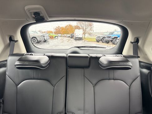 Used 2023 Honda Pilot Elite image 16