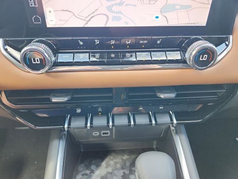 New 2026 GMC Canyon AT4 image 13