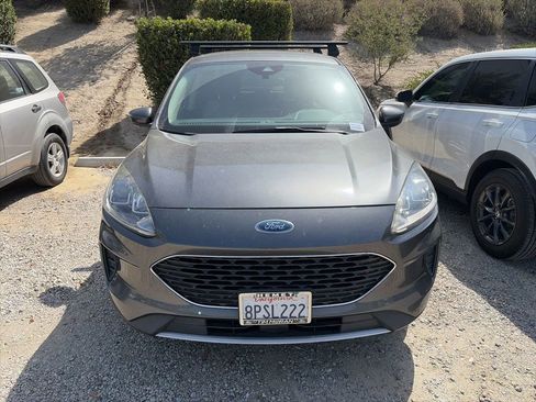 Used 2020 Ford Escape SE FWD image 3