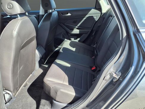 Used 2023 Volkswagen Jetta SE image 11