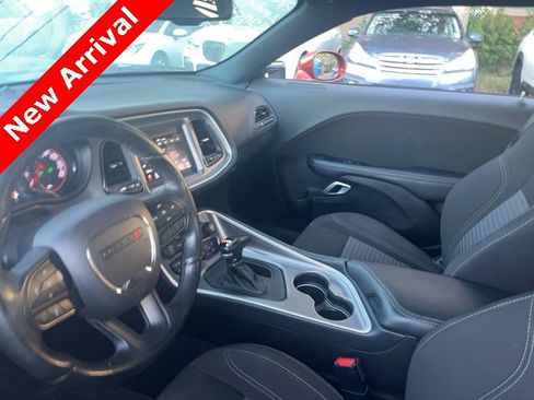 Used 2021 Dodge Challenger SXT w/ Driver Convenience Group image 18