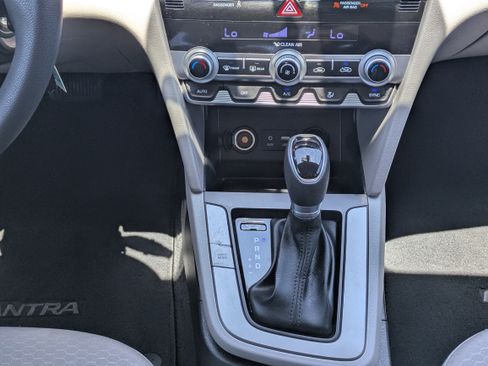 Used 2020 Hyundai Elantra SE w/ Cargo Package (C1) FWD image 19