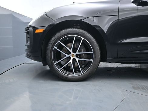 Used 2025 Porsche Macan AWD/4WD image 6