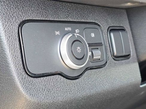 Used 2025 Mercedes-Benz Sprinter 2500 image 27