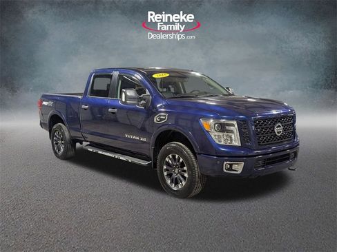 Used 2018 Nissan Titan PRO-4X w/ Pro-4x Convenience Package image 3