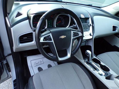 Used 2011 Chevrolet Equinox LT w/ Driver Convenience Package image 16