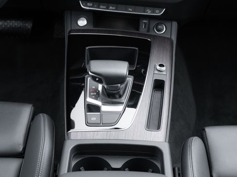 Certified 2025 Audi Q5 2.0T Premium Plus w/ Premium Plus Package image 18