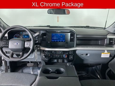 New 2025 Ford F550 4x4 Regular Cab Super Duty image 7