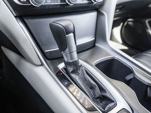 Used 2018 Honda Accord EX image 24