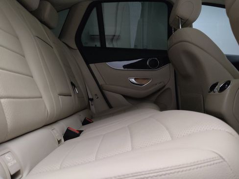 Used 2018 Mercedes-Benz GLC 300 w/ Premium Package image 19