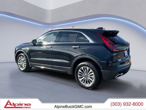 Used 2024 Cadillac XT4 Premium Luxury image 3