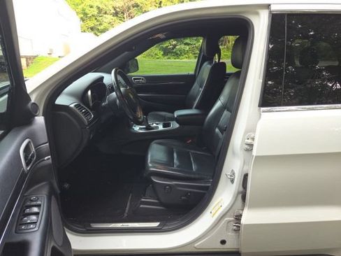 Used 2019 Jeep Grand Cherokee Limited RWD image 13