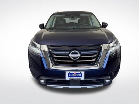 Used 2023 Nissan Pathfinder SL AWD/4WD image 11