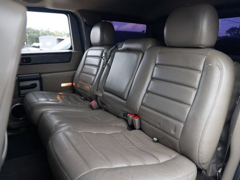 Used 2004 HUMMER H2 w/ Preferred Equipment Group AWD/4WD image 11