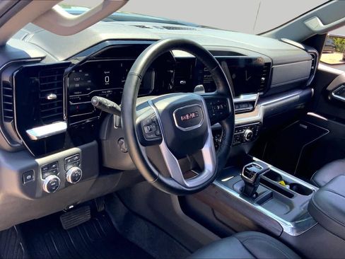 Used 2025 GMC Sierra 1500 SLT AWD/4WD image 18